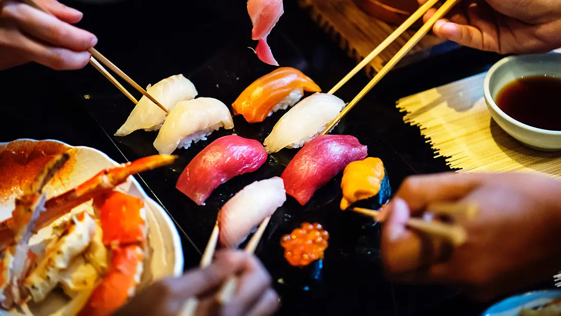 L’histoire du très glouton triathlète allemand banni d’un resto de sushis à volonté