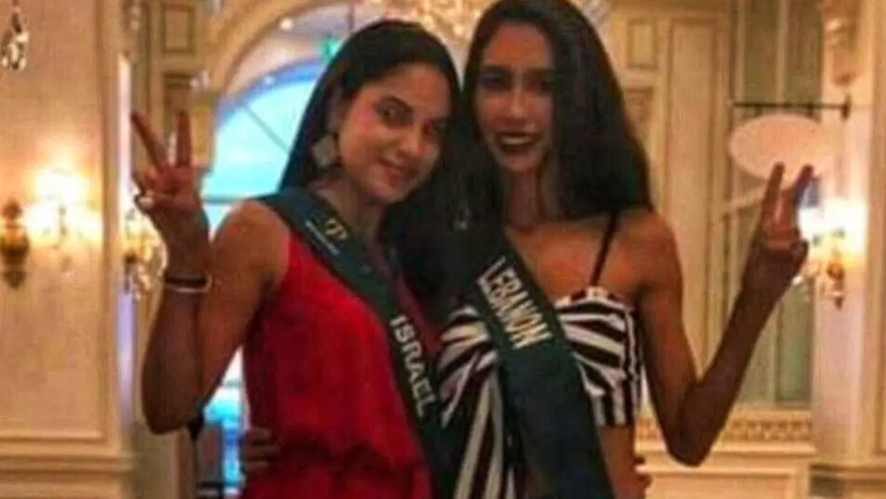 Miss Liban perd son titre à cause d’une photo avec Miss Israël