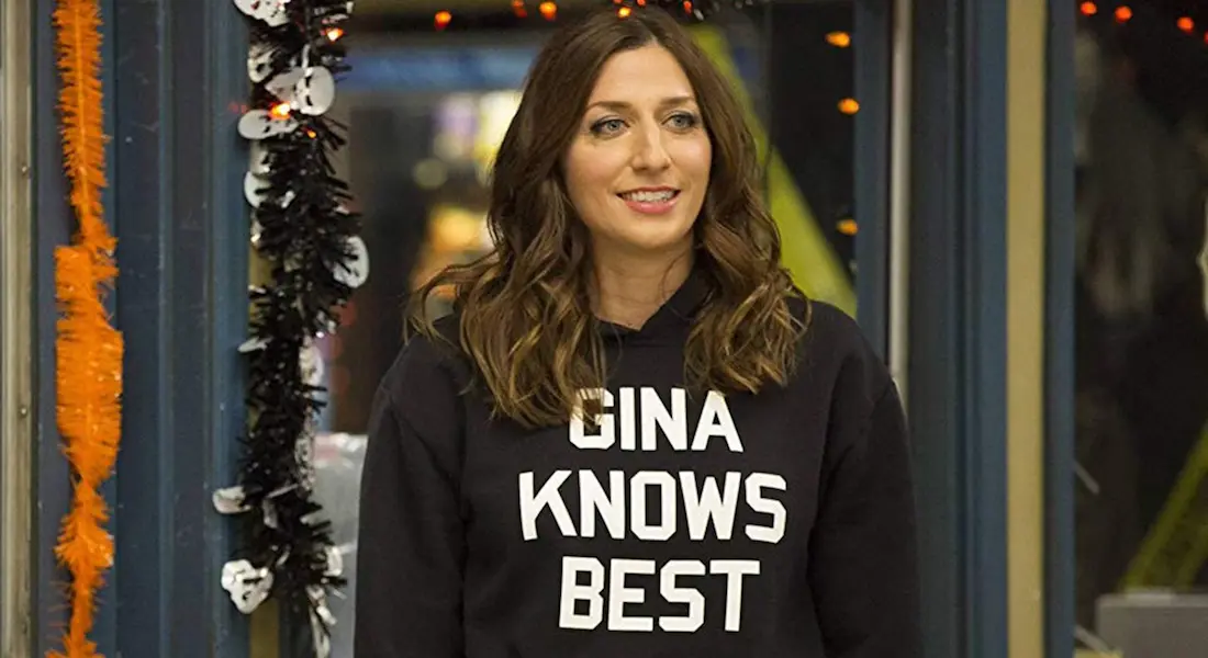 Chelsea Peretti, aka Gina la reine des émojis, quittera Brooklyn Nine-Nine en saison 6