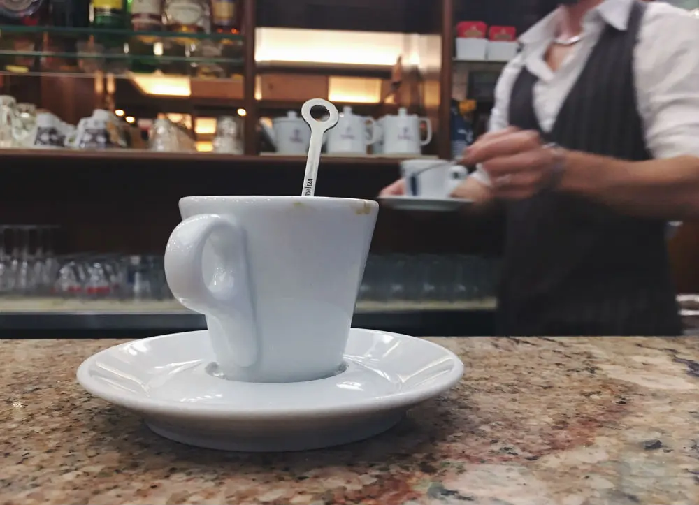 À Milan, on a (ré)appris à boire le “caffè” à l’italienne