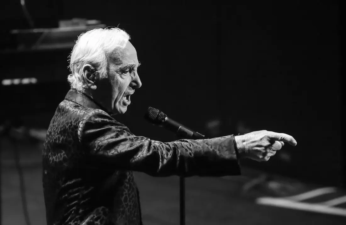 Charles Aznavour, petit d’un mètre soixante-cinq devenu géant de ce monde