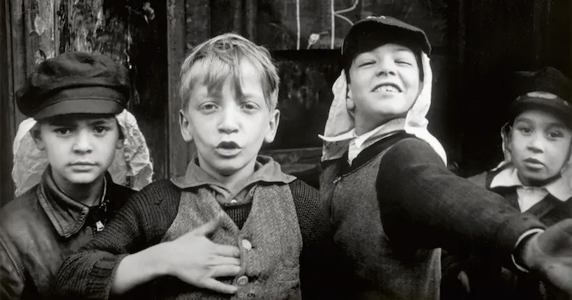 Le petit théâtre des rues new-yorkaises dans l’œil d’Helen Levitt