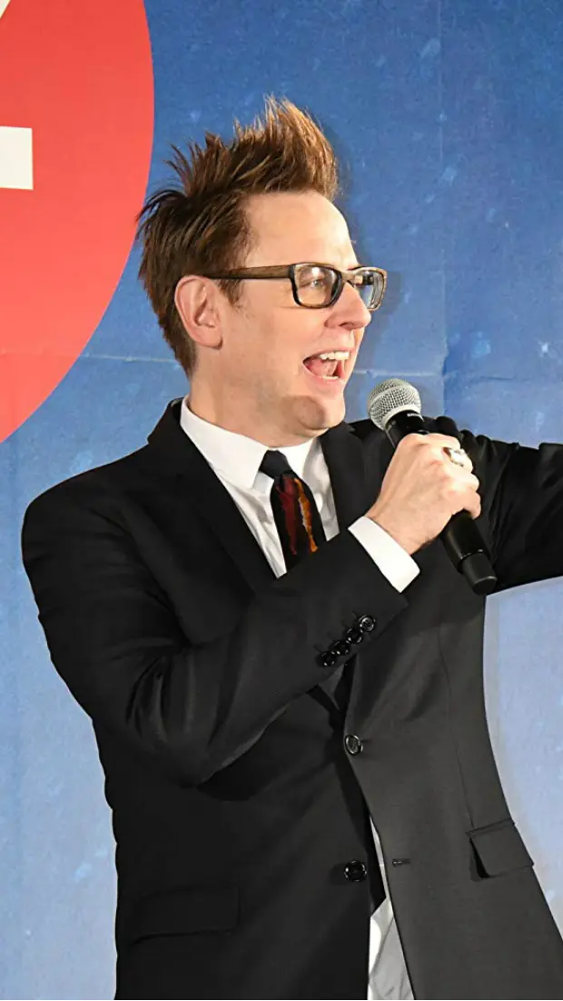 Un panneau publicitaire demande à Disney de réembaucher James Gunn