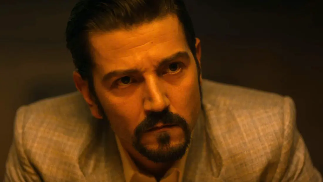Les Narcos de Netflix s’envolent pour Mexico dans le trailer survolté de la saison 4