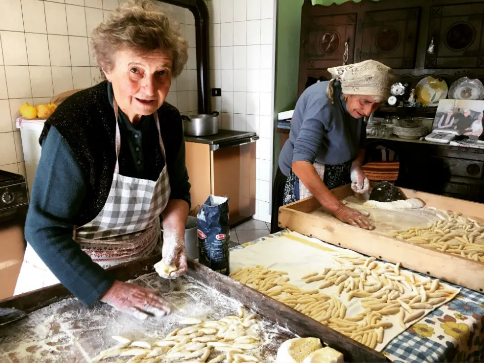 Sauvegarder l’art de la fabrication de pâtes traditionnelle, le projet vidéo de Pasta Grannies