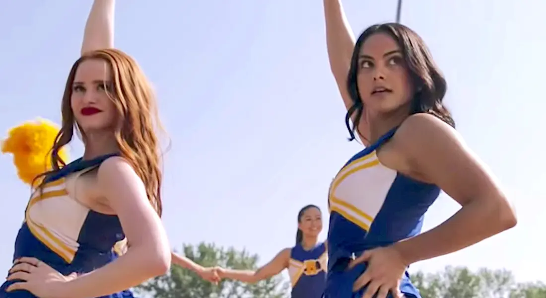 Vidéo : les filles de Riverdale reboostent le moral d’Archie avec une choré endiablée