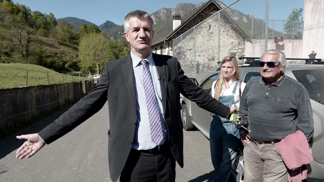 En écoute : les meilleures punchlines de Jean Lassalle sur un son électro chill