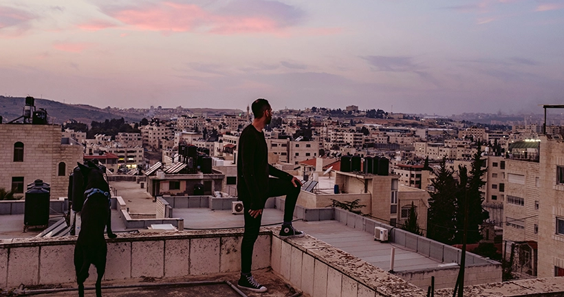 Bashar Murad, quand la pop palestinienne est queer et engagée