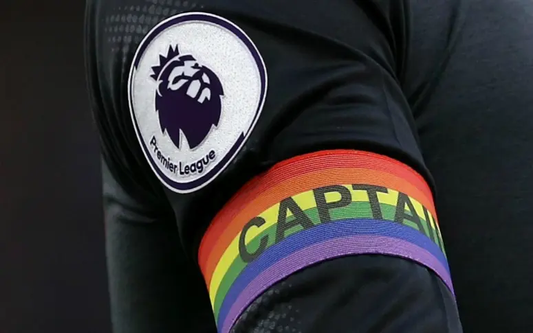 Fin novembre, la Premier League se met aux couleurs de l’arc-en-ciel pour soutenir la communauté LGBT