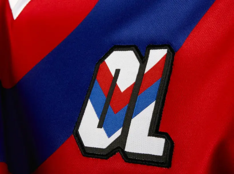 En images : l’OL sort une collection de quatre maillots vintage