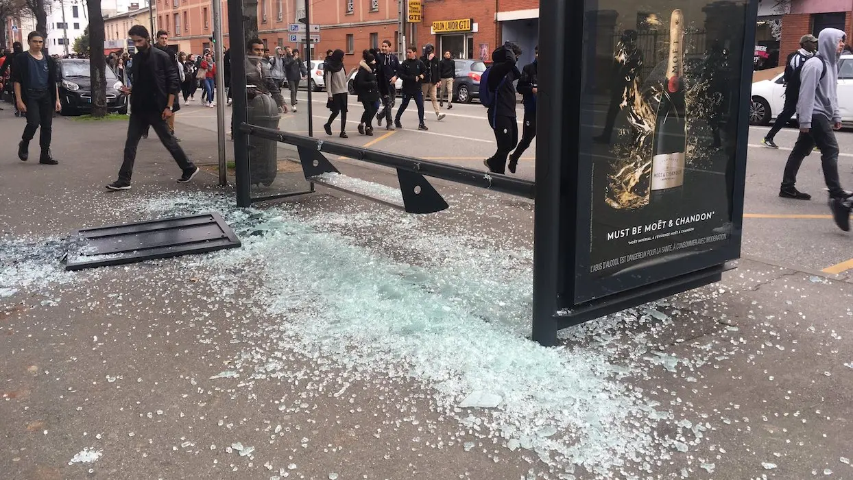 Toulouse : des journalistes bousculés, une caméra “explosée”