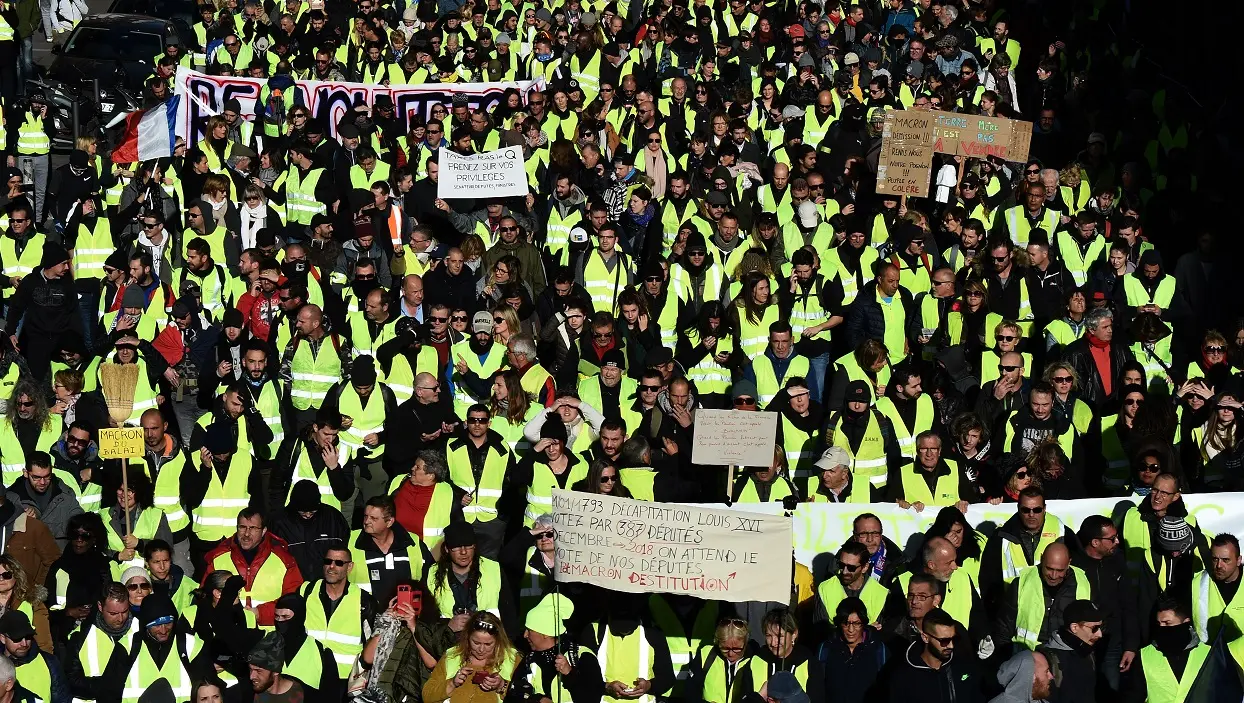 Égypte : pour empêcher la propagation du mouvement, le gouvernement interdit la vente de gilets jaunes