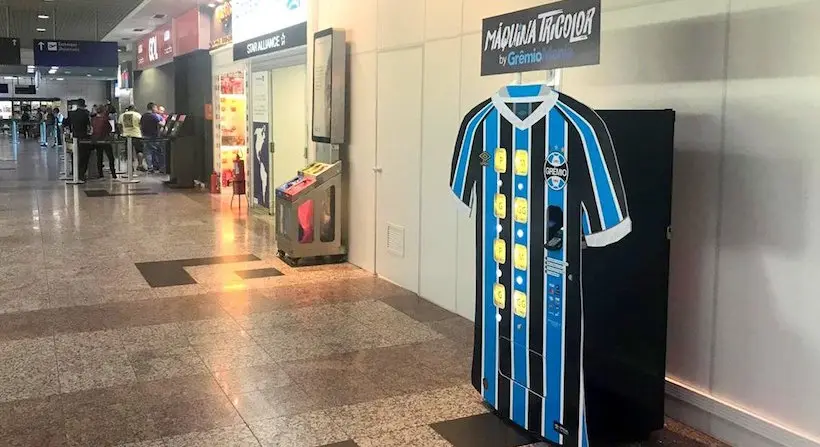 Le club de Grêmio vend désormais ses maillots directement dans un distributeur automatique