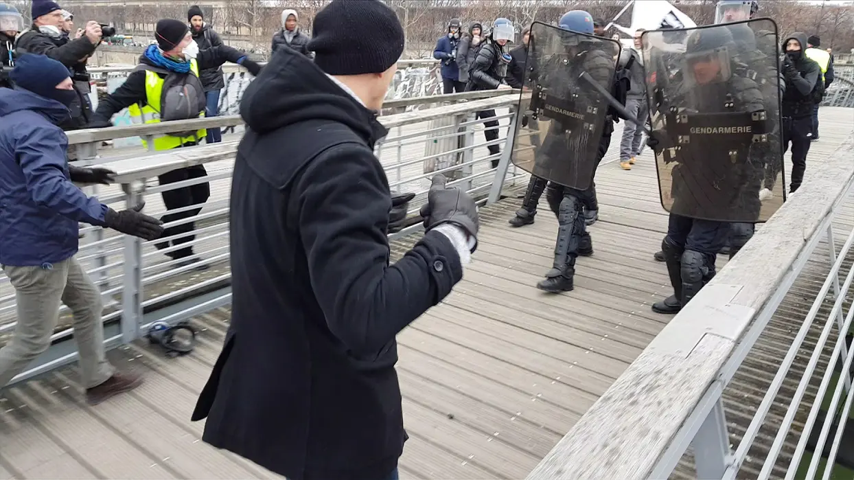 Gilets jaunes : des Gitans veulent rejoindre la mobilisation pour soutenir Christophe Dettinger