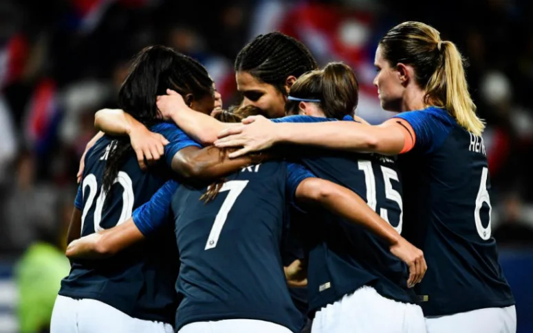 L’exposition sur l’équipe de France féminine poursuit sa tournée et fait escale à Paris