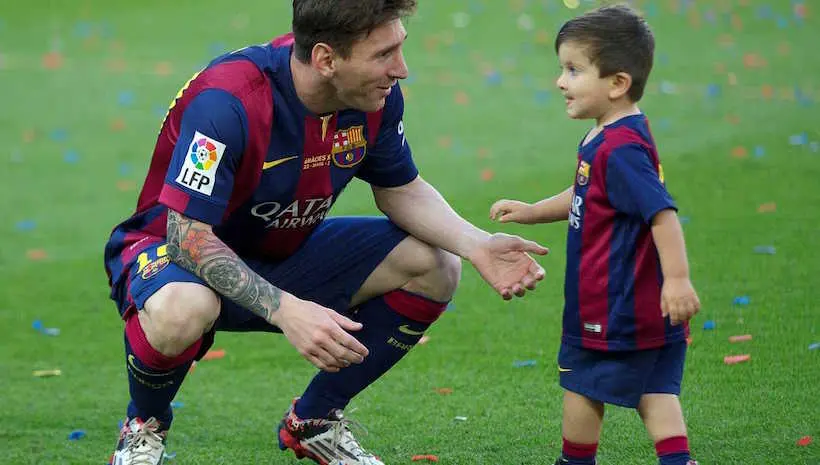 Une famille veut recruter un ancien footballeur pour aider leurs fils à devenir des stars du foot