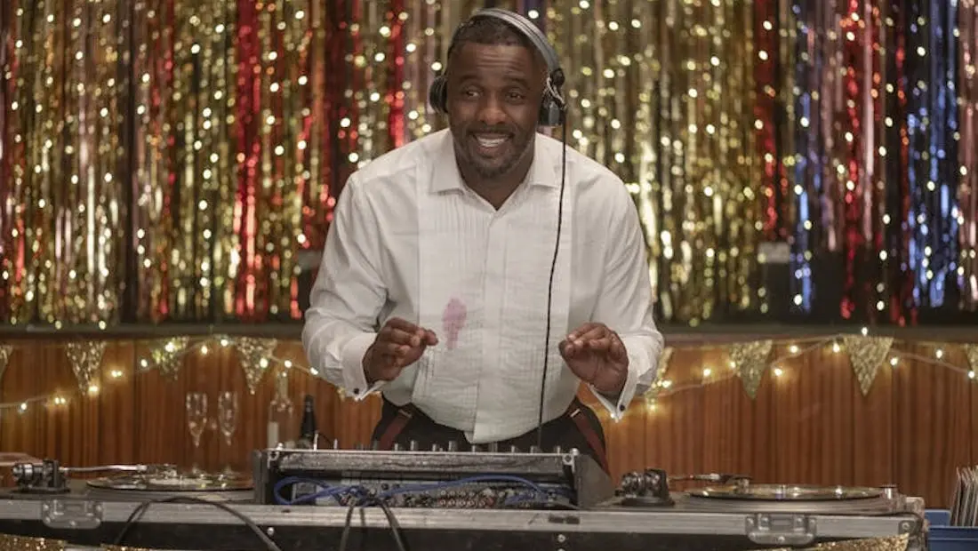 Idris Elba est un DJ raté dans les premières images de Turn Up Charlie