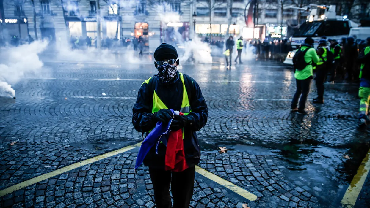 Dissimuler son visage en manif : bientôt un délit ?