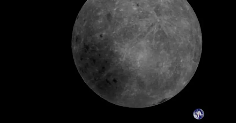 La photo stupéfiante de la face cachée de la Lune au côté de la Terre