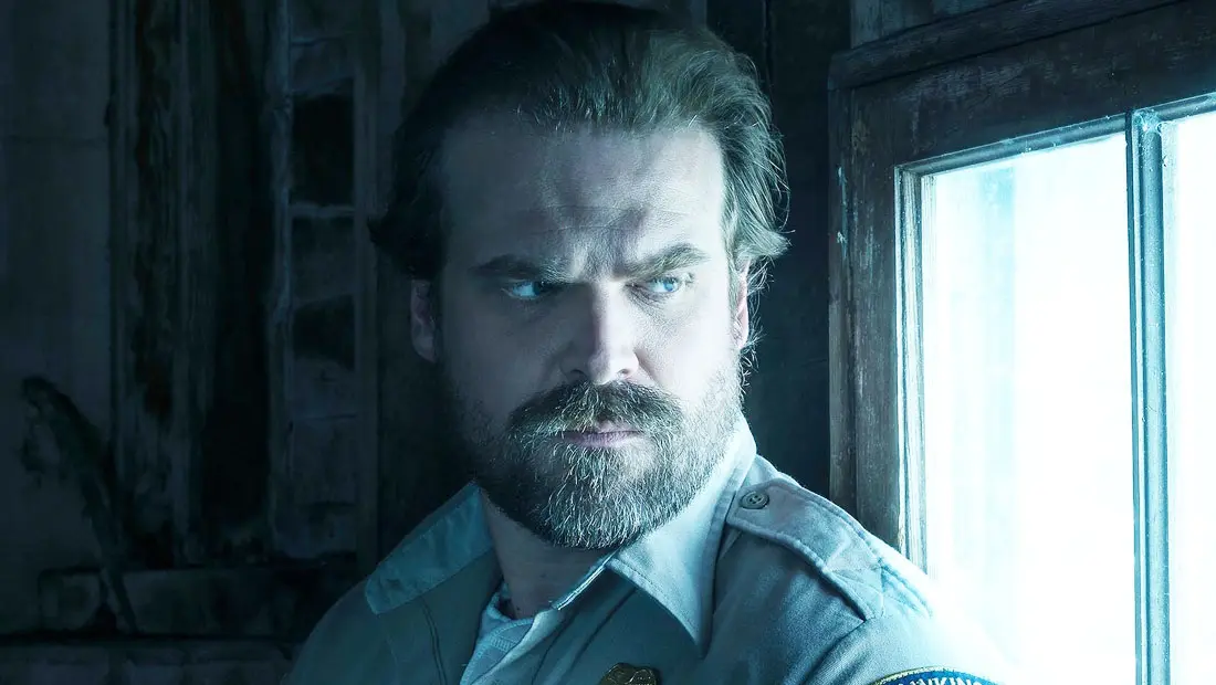 Le shérif Hopper de Stranger Things aura droit à son propre roman prequel