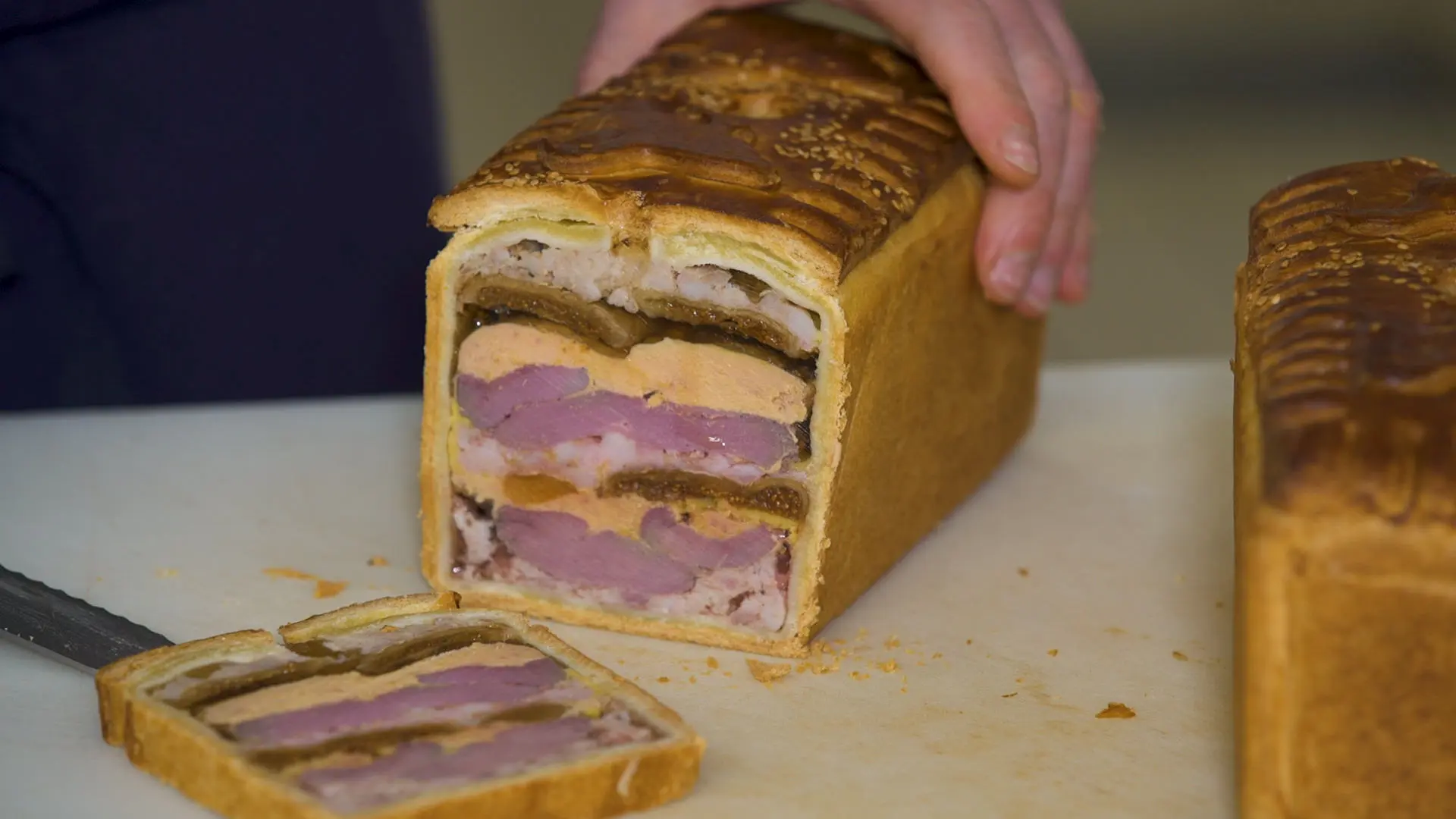 Vidéo : on a assisté à la confection d’un véritable pâté en croûte