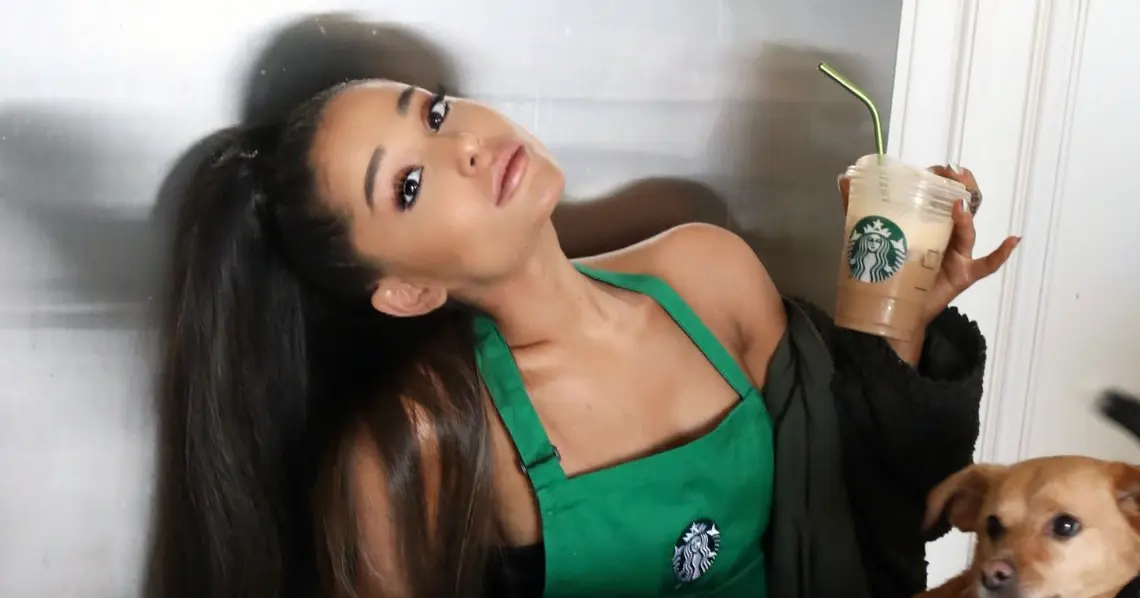 La collab entre Ariana Grande et Starbucks met ses fans sur un petit nuage