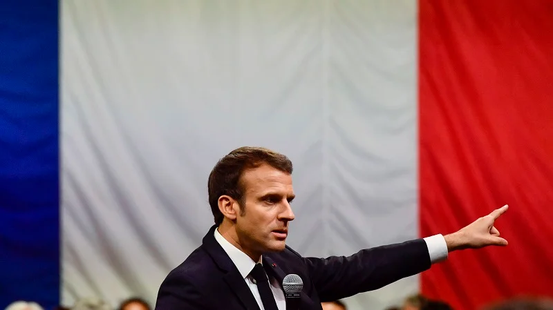 Macron juge inacceptable de parler de “violences policières” dans un État de droit