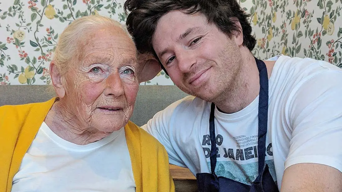 Avec sa “Mamie”, Jean Imbert nous invite à la table de ses souvenirs d’enfance