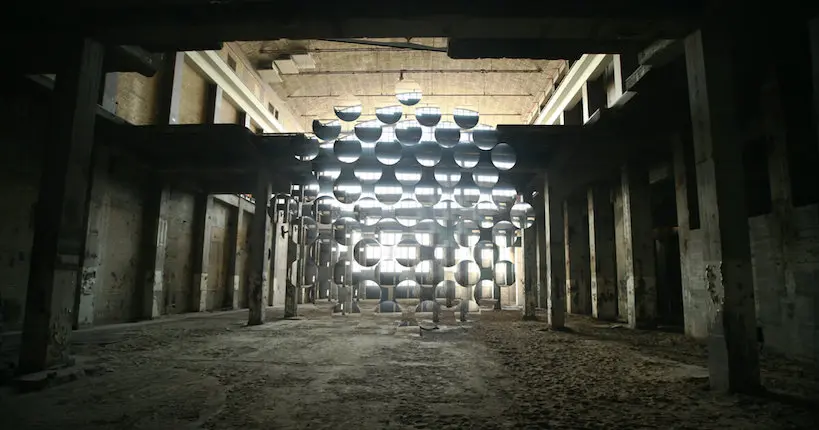 À Paris, les installations 3D hypnotisantes de Vincent Leroy bouleversent notre perception