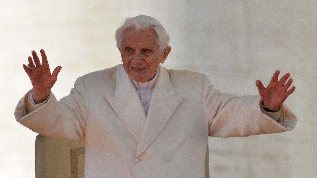 Pour Benoît XVI, les scandales de pédophilie peuvent s’expliquer par Mai 68