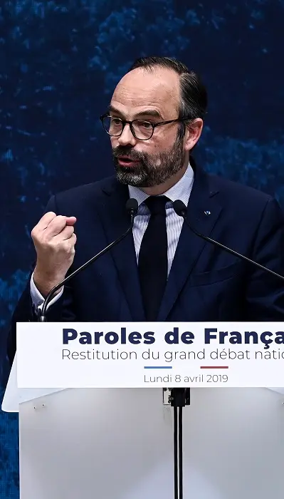 Grand débat : Édouard Philippe veut baisser les impôts “plus vite”