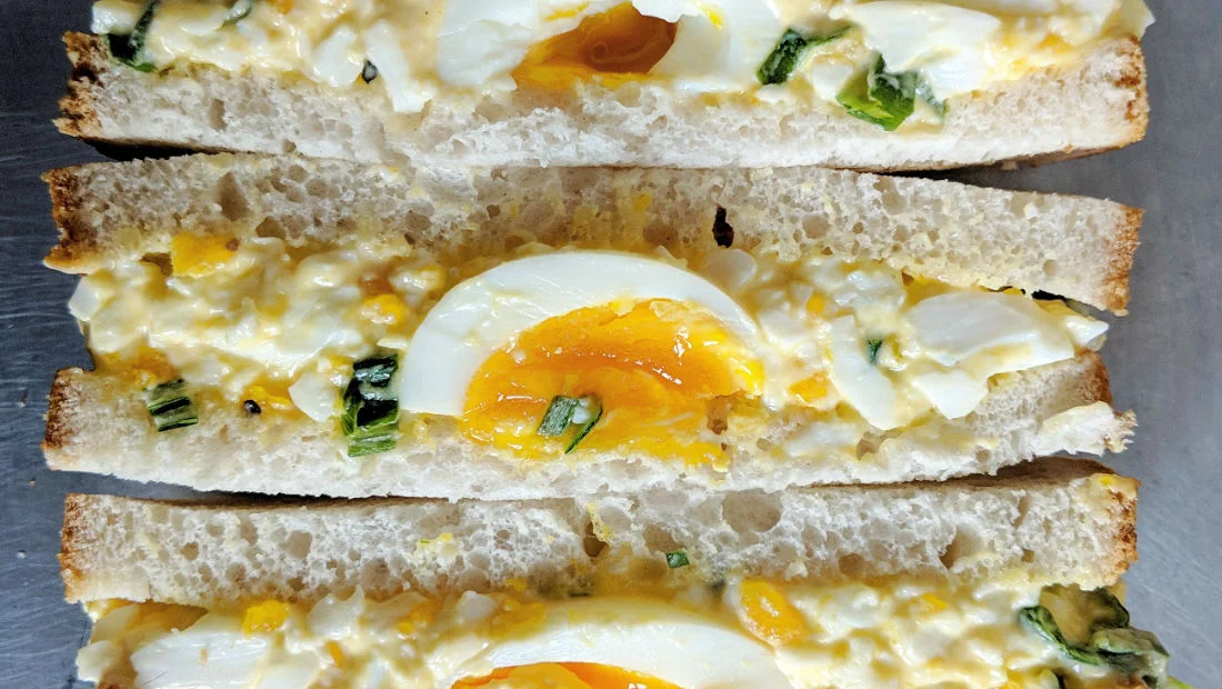 Tuto : comment reproduire le “egg sandwich” qui rend fou Instagram