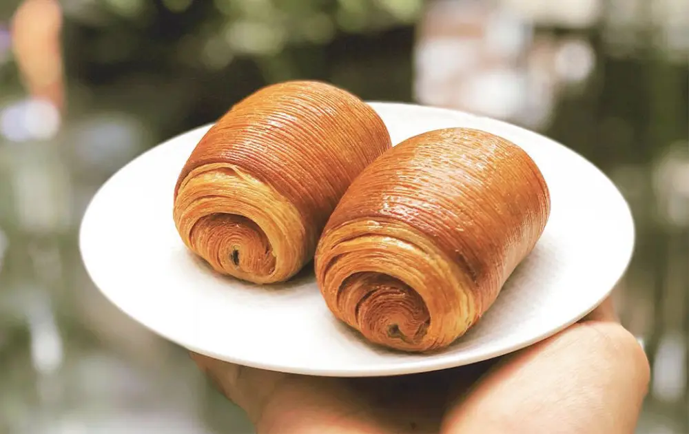 On a percé le mystère du plus beau pain au chocolat du monde