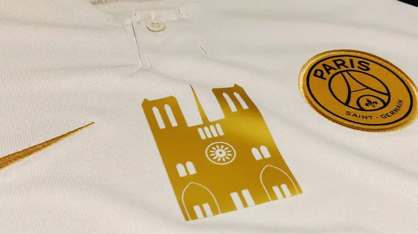 En hommage, une boutique propose un flocage Notre-Dame sur le maillot du PSG