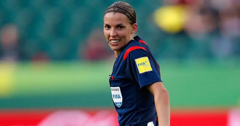 Pour la première fois, une femme va être arbitre centrale dans un match de Ligue 1