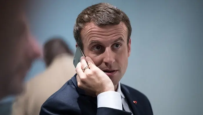 Canular téléphonique : Emmanuel Macron piégé par deux humoristes russes ?