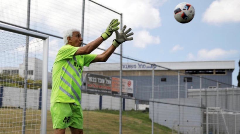 À 73 ans, il bat le record du monde du plus vieux joueur de foot