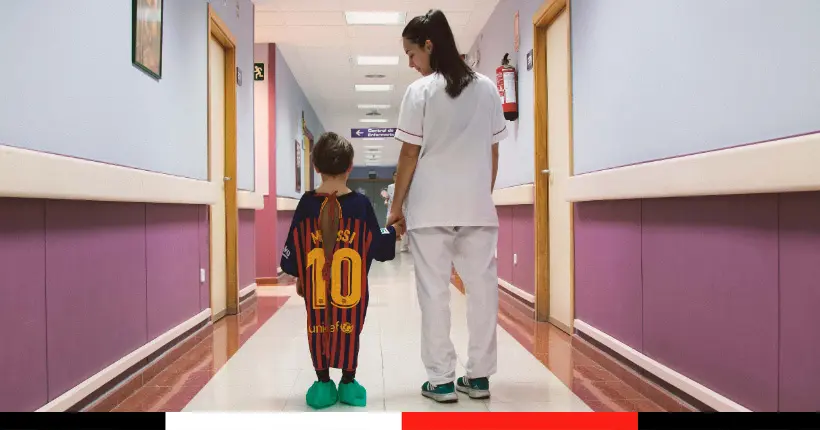 En Espagne, des maillots de foot sont transformés en blouses pour les enfants malades