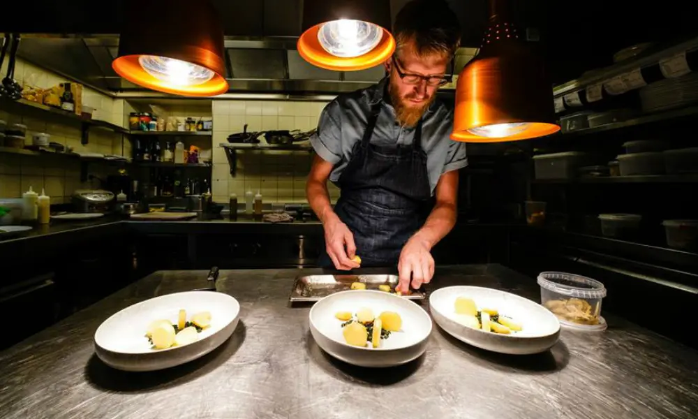 Alors, on mange quoi dans le meilleur resto végan du monde ?