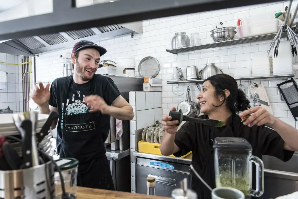 On a discuté bouffe et préjugés avec les fondateurs du Refugee Food Festival