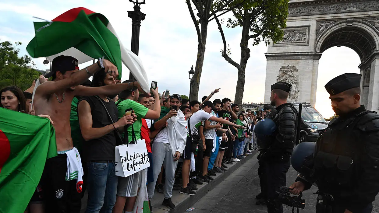 14 juillet : le RN veut interdire l’accès des Champs-Élysées aux supporters algériens