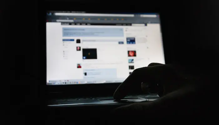 “Femmes indignes” : le groupe Facebook misogyne et violent aux 56 000 membres