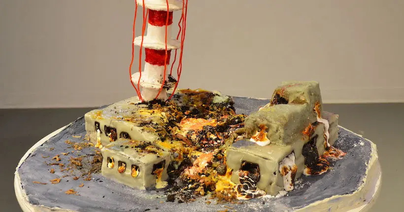Cette artiste transforme des tragédies en gâteaux monumentaux