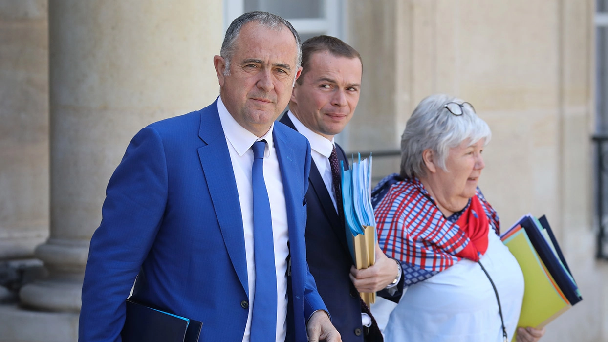 Corrida : Didier Guillaume s’excuse mais déplore une “récupération” politique