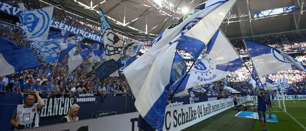 Un fan de Schalke 04 a porté plainte contre les arbitres du match face au Bayern Munich