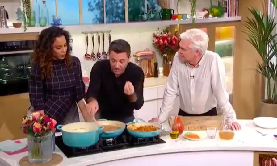 Un chef italien craque en direct à la télévision pour un affront à la sauce bolognaise