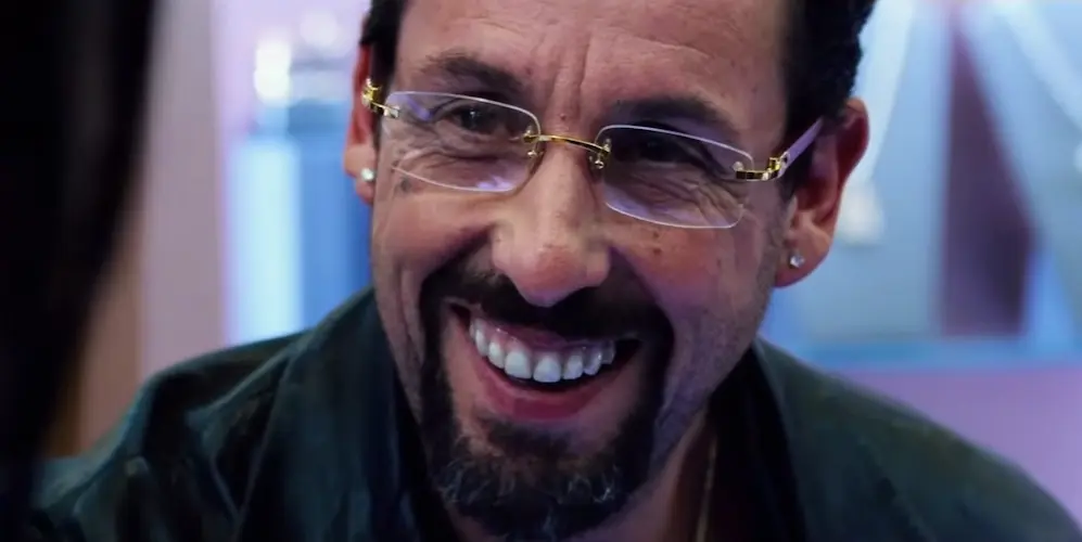 Adam Sandler est méconnaissable dans le trailer fou de Uncut Gems