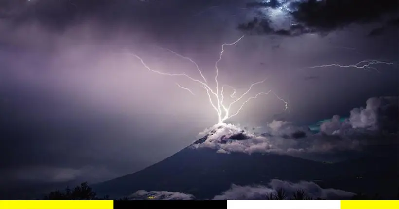 L’impressionnante photo d’un volcan touché par la foudre au Guatemala