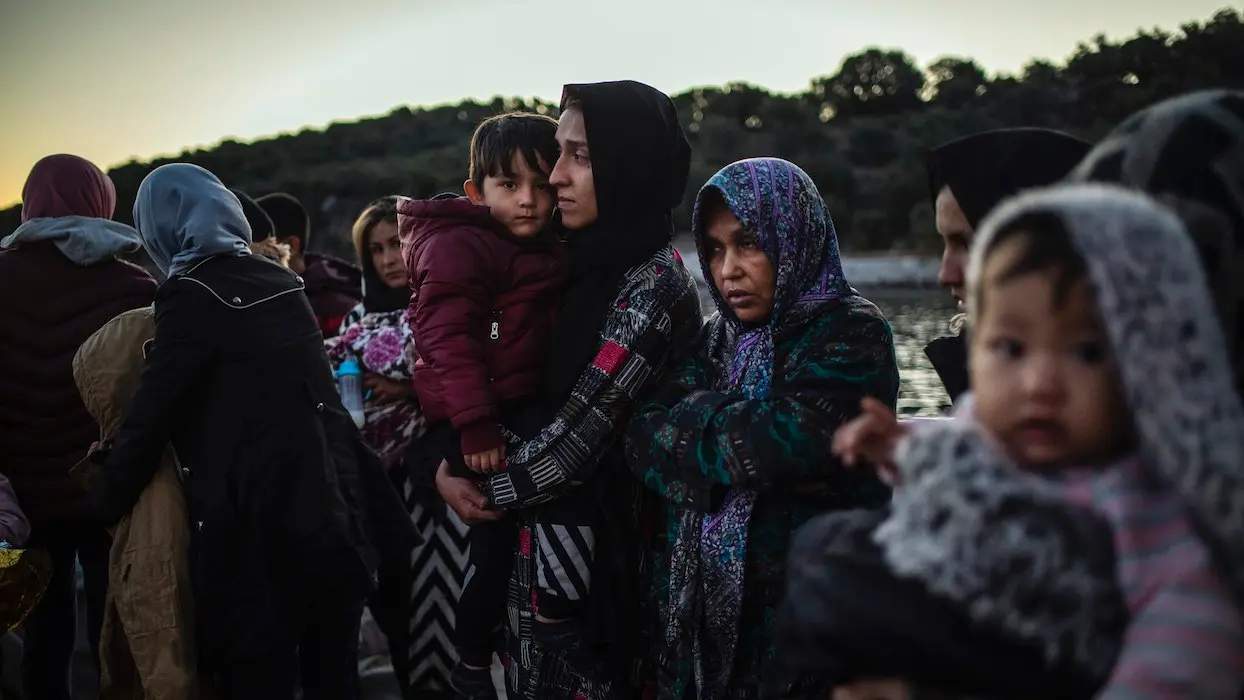 Grèce : 41 migrants découverts en vie dans un camion frigorifique