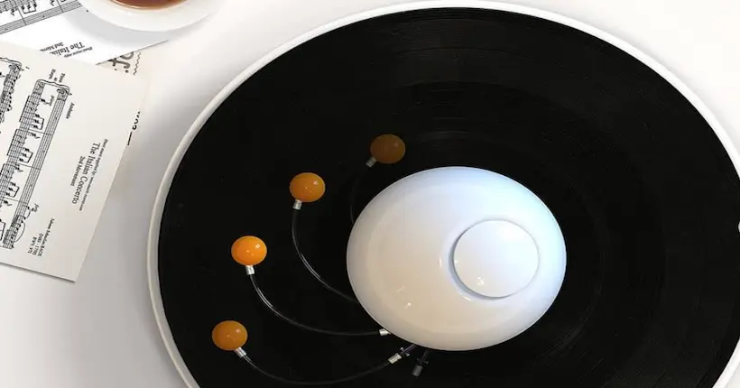 Une designeuse imagine une platine originale représentant Saturne
